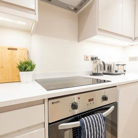 Harvey Nic's & Designer Quarter 62ch Apartment *