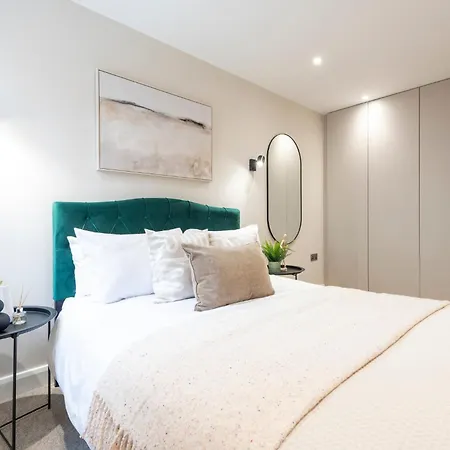 Harvey Nic's & Designer Quarter 62ch Apartment Leeds (West Yorkshire)