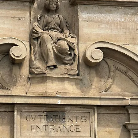 Harvey Nic's & Designer Quarter 62ch *