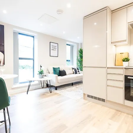 Harvey Nic's & Designer Quarter 62ch