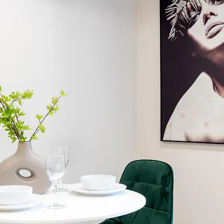 Appartement Harvey Nic's & Designer Quarter 62ch