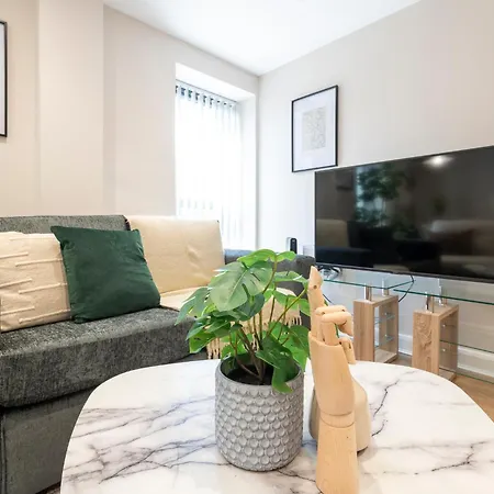 Harvey Nic's & Designer Quarter 62ch