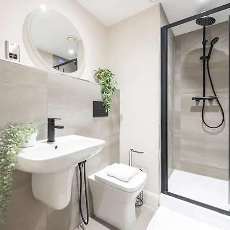 Harvey Nic's & Designer Quarter 62ch * Лідс