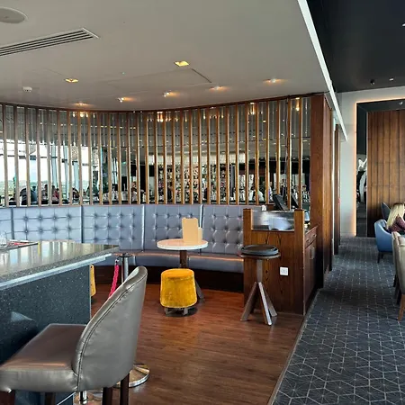 Harvey Nic's & Designer Quarter 62ch * ليدز