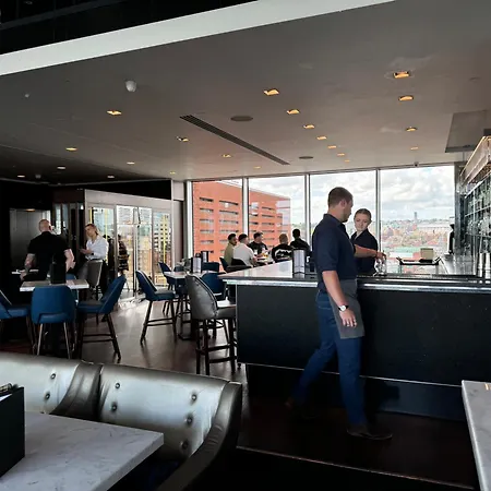 Harvey Nic's & Designer Quarter 62ch Лідс