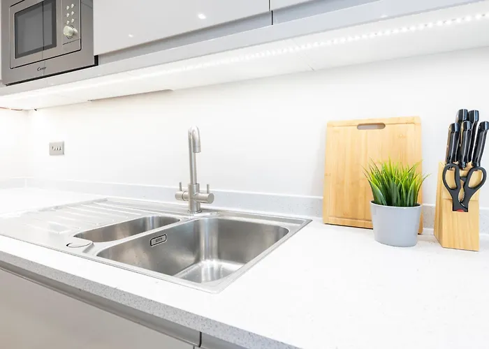 Harvey Nic's & Designer Quarter 62ch Apartment