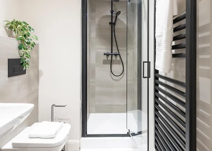 Harvey Nic's & Designer Quarter 62ch