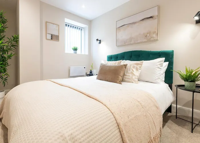 Harvey Nic's & Designer Quarter 62ch Apartment