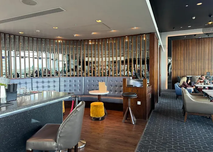 Harvey Nic's & Designer Quarter 62ch * リーズ