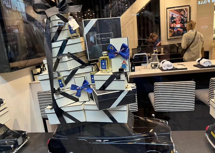 Harvey Nic's & Designer Quarter 62ch * Leeds (West Yorkshire)