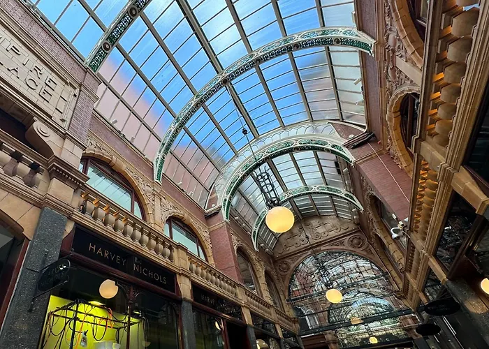 Harvey Nic's & Designer Quarter 62ch Apartment