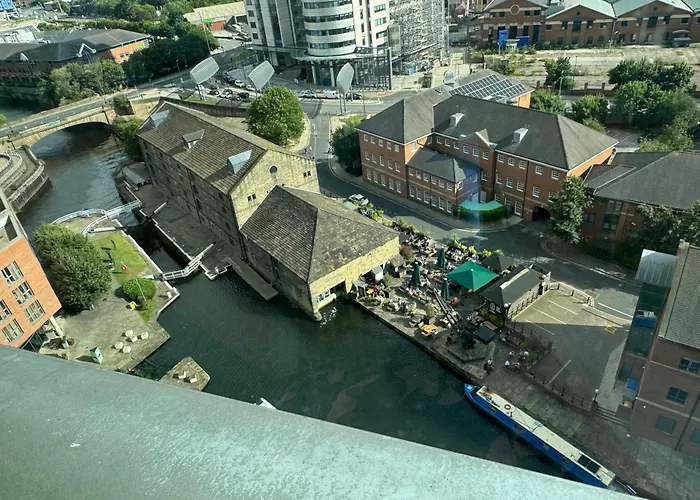 Harvey Nic's & Designer Quarter 62ch Apartment Leeds (West Yorkshire)